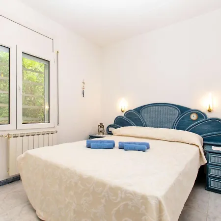 Nyaraló Berta By Interhome